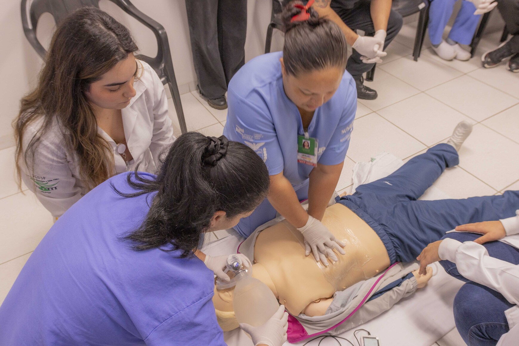 Residentes dos HU-UEPG ministram capacitação para equipe da UPA Santa Paula